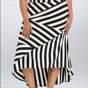 Torrid Black & White Striped High & Low Maxi Skirt
